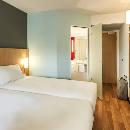 Ibis Kurfuerstendamm 3*