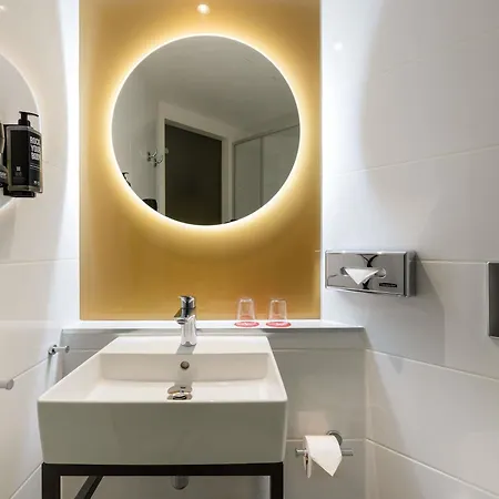 Hotel Ibis Kurfuerstendamm - Neu Renoviert Berlim